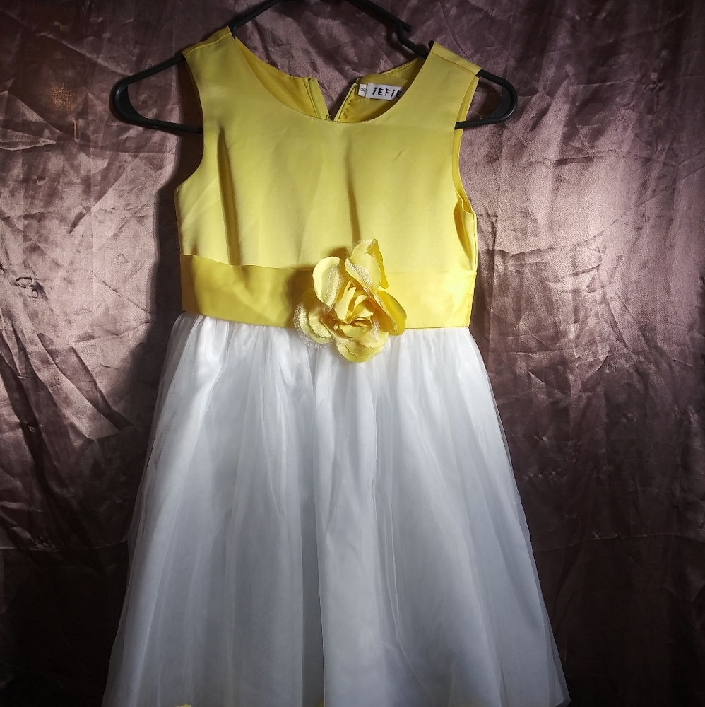Girls dress